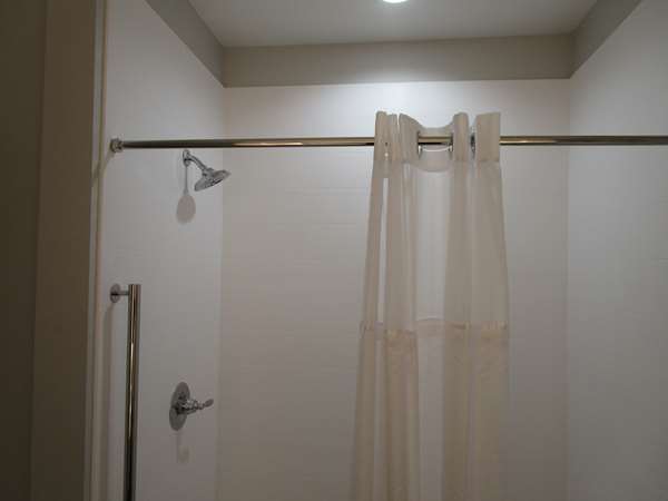  - Best Western Plus Bonham Hotel