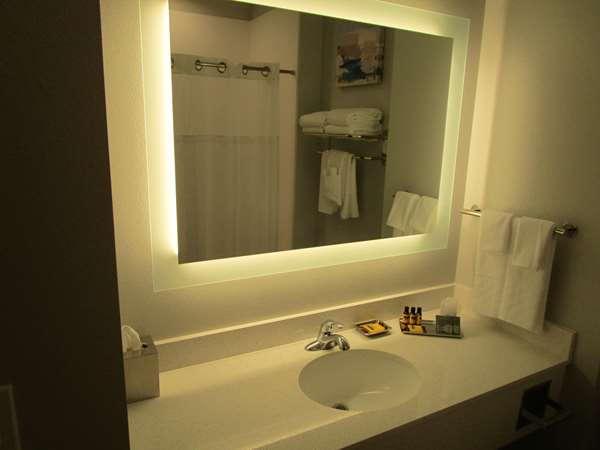 Suite - Best Western Plus Bonham Hotel