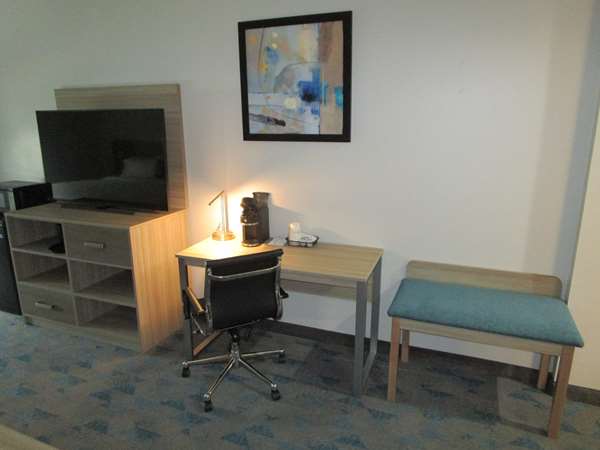 Suite - Best Western Plus Bonham Hotel