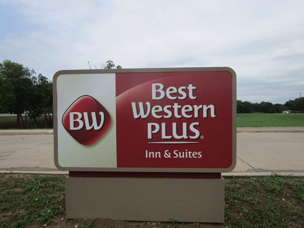 Exterior view - Best Western Plus Bonham Hotel