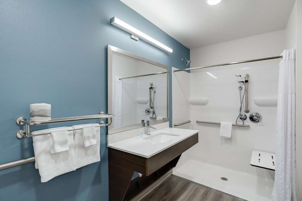 WOODSPRING SUITES SMYRNA-LA VERGNE-guestroom-Guest Room,Bathroom,On-Site.jpg