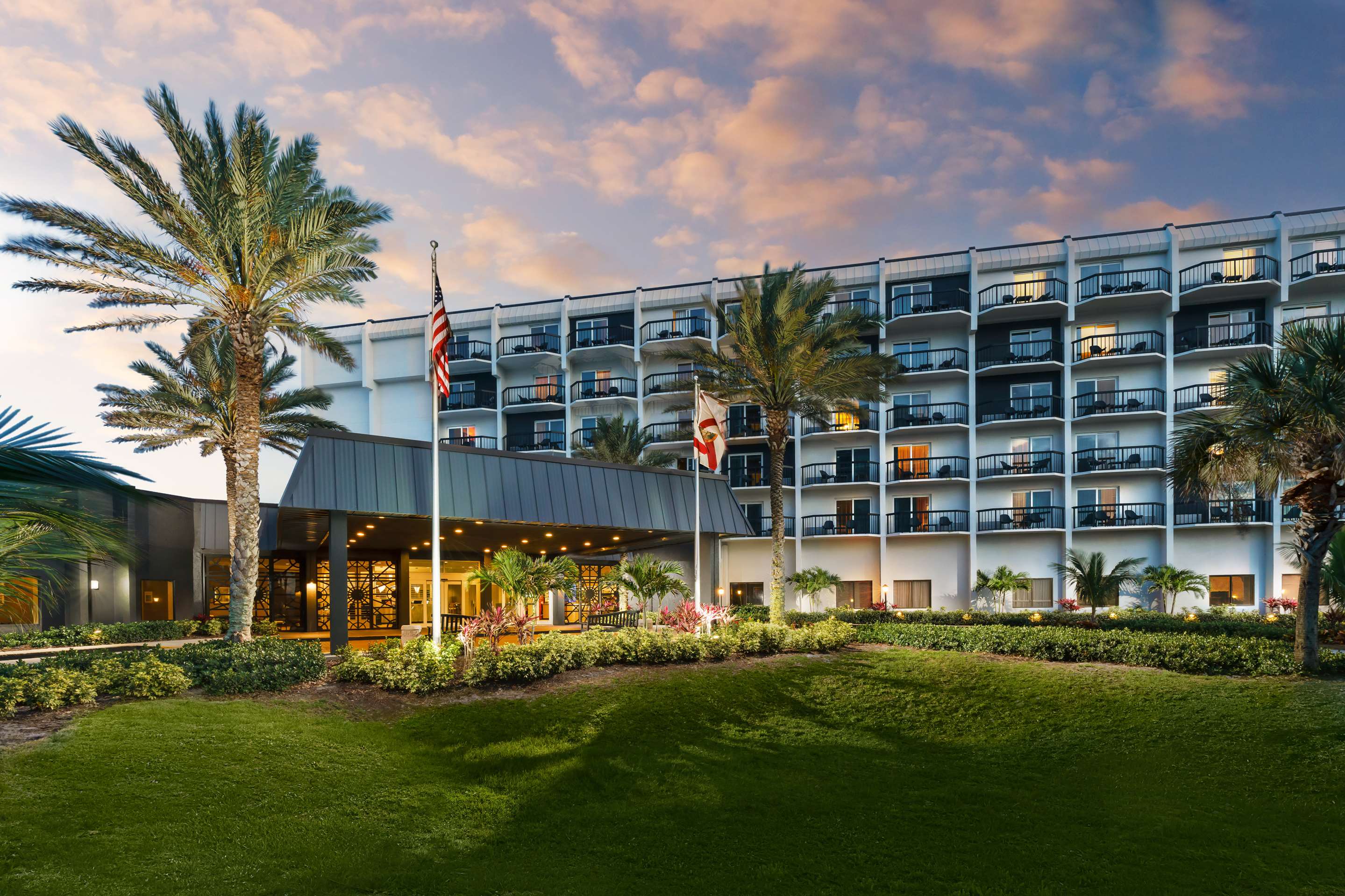 Exterior | Hilton Garden Inn Cocoa Beach Oceanfront
