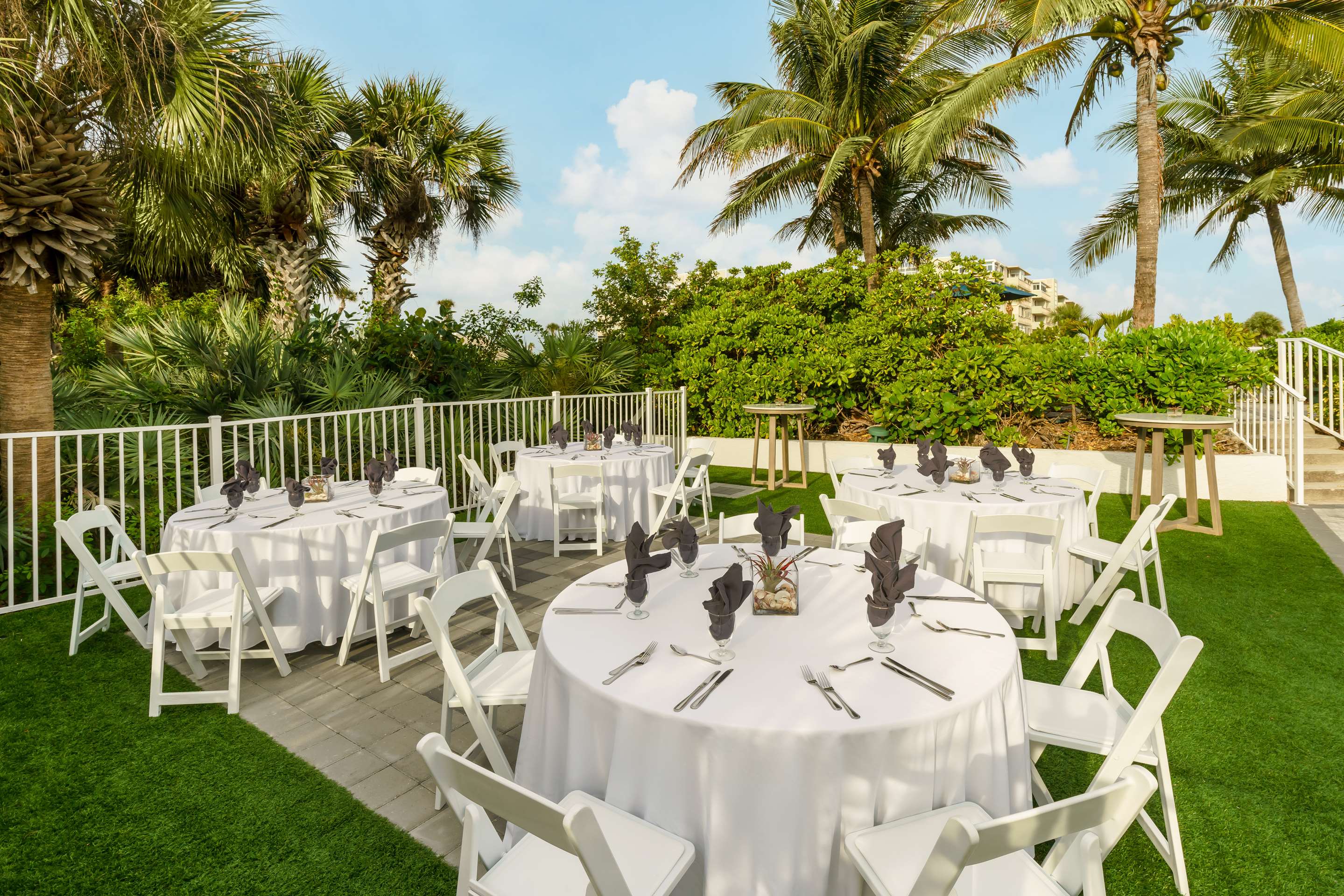Restaurant | Hilton Garden Inn Cocoa Beach Oceanfront