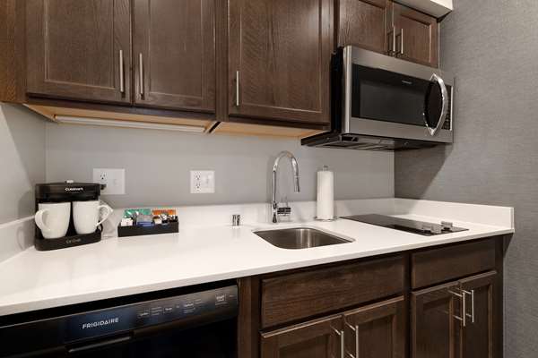  - Homewood Suites by Hilton Oak Creek - I-41 &  I-94, Exit 321