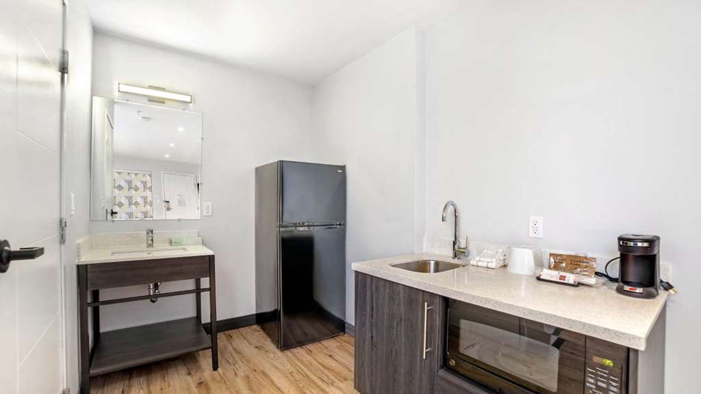 STUDIO 6 SUITES  STOCKTON, CA-guestroom-Guest Room,Suite,On-Site.jpg