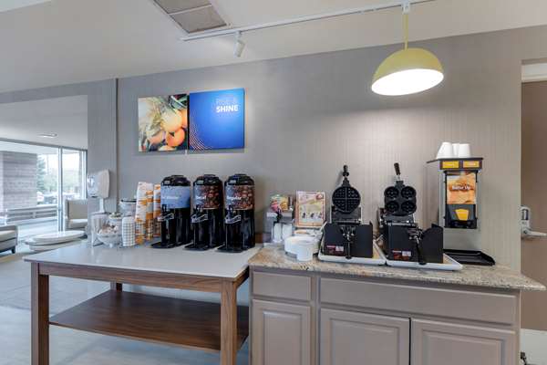 Amenities - Comfort Inn & Suites Boulder