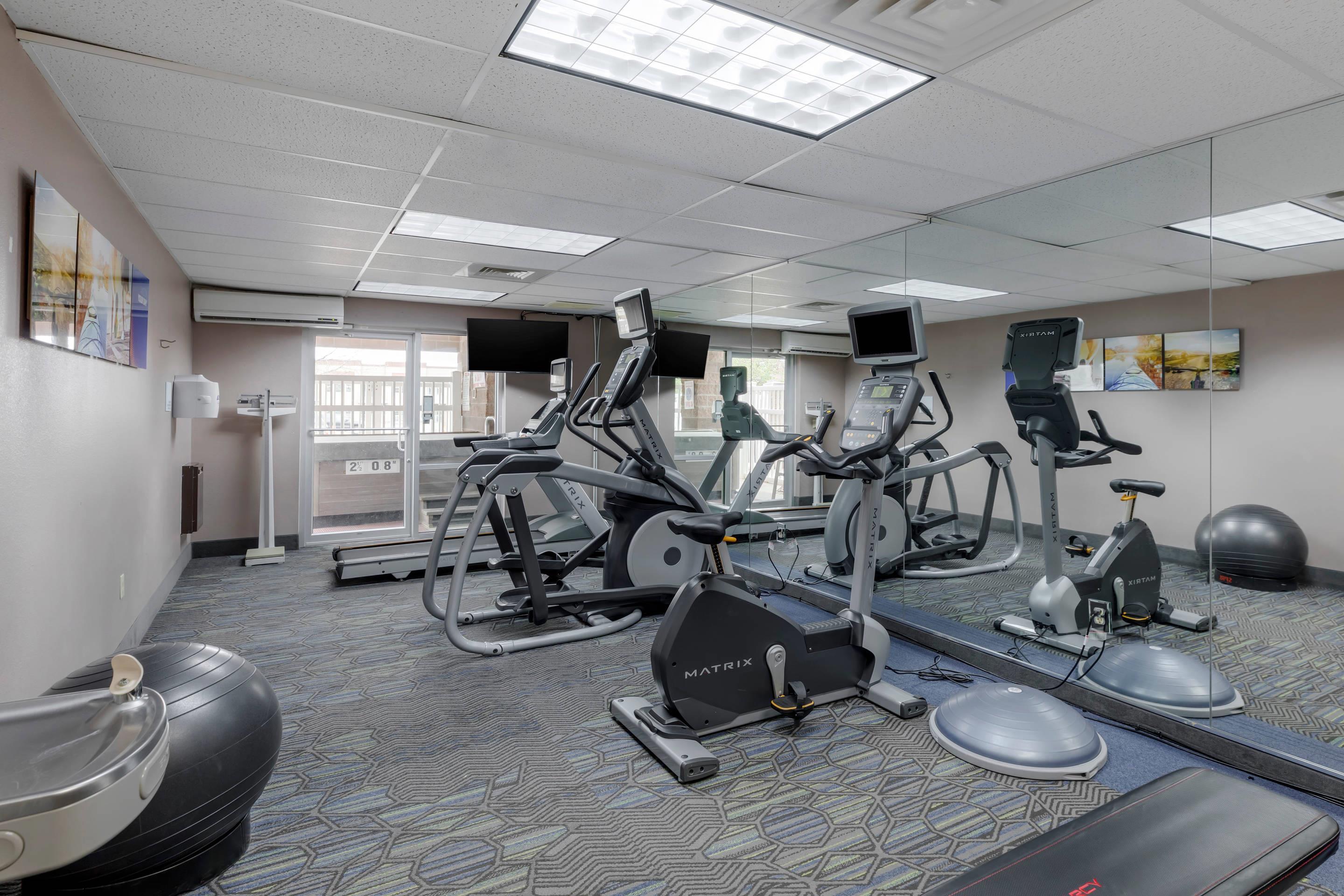 Fitness center | Comfort Inn & Suites Boulder