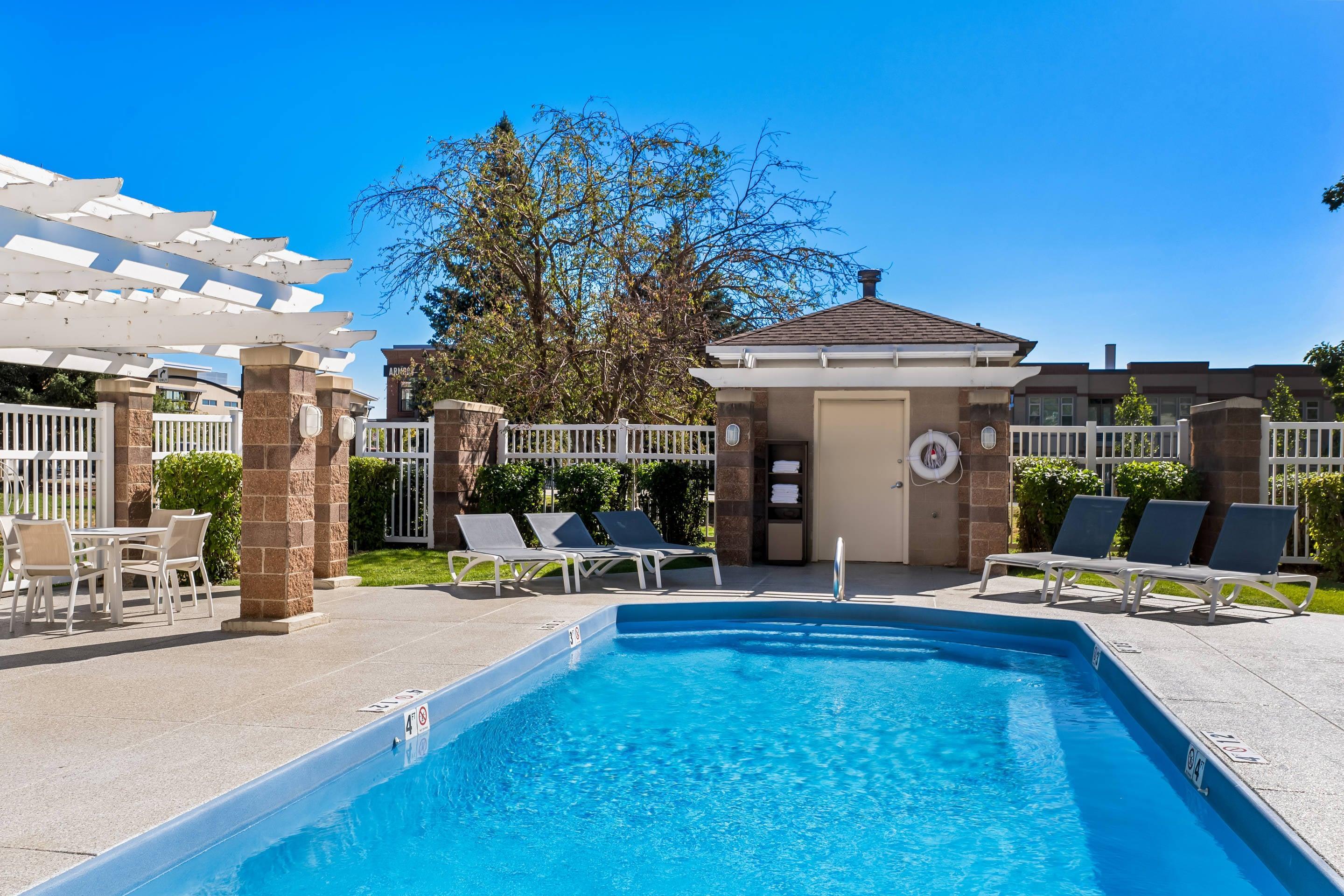 Outdoor pool | Comfort Inn & Suites Boulder