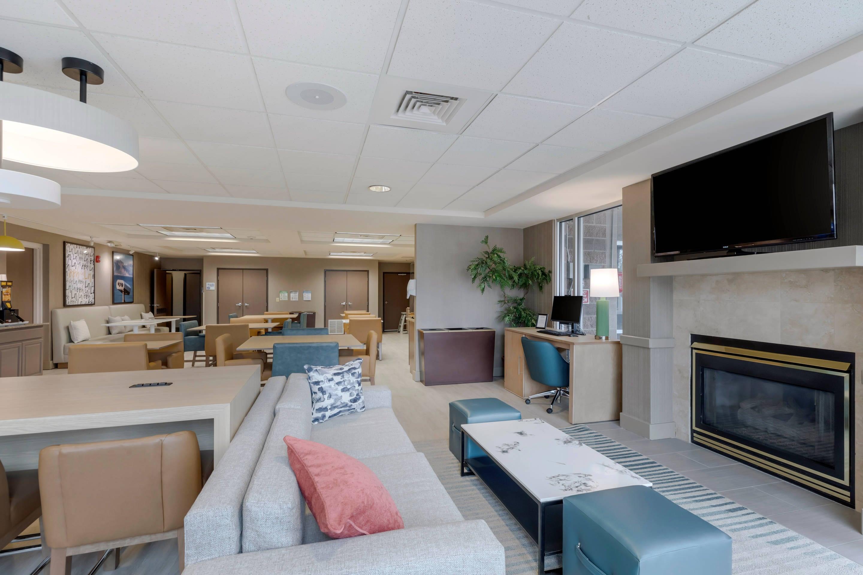 Lobby with sitting area | Comfort Inn & Suites Boulder