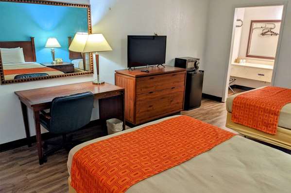  - Howard Johnson Hotel Hannibal