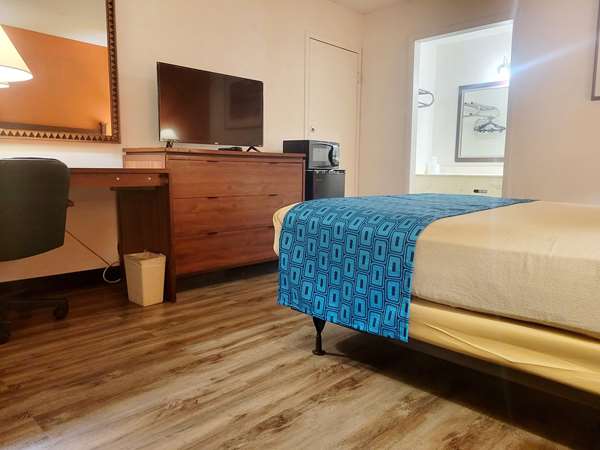  - Howard Johnson Hotel Hannibal