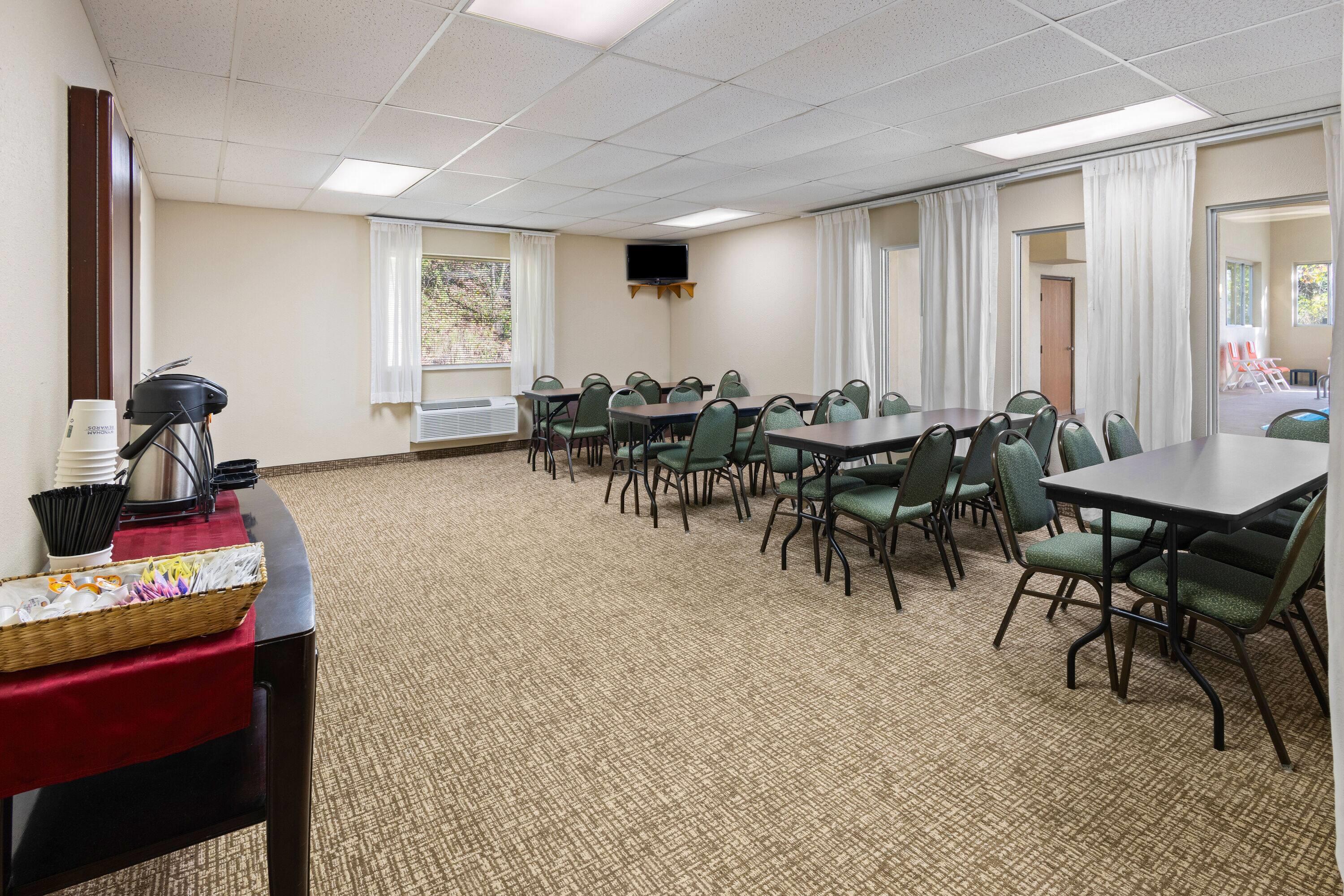 Meeting Room | Wingate by Wyndham Pittsburgh/New Stanton