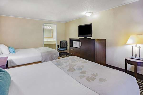  - Travelodge Monroe - I-75, Exit 15