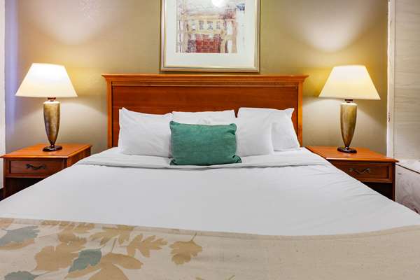  - Travelodge Monroe - I-75, Exit 15