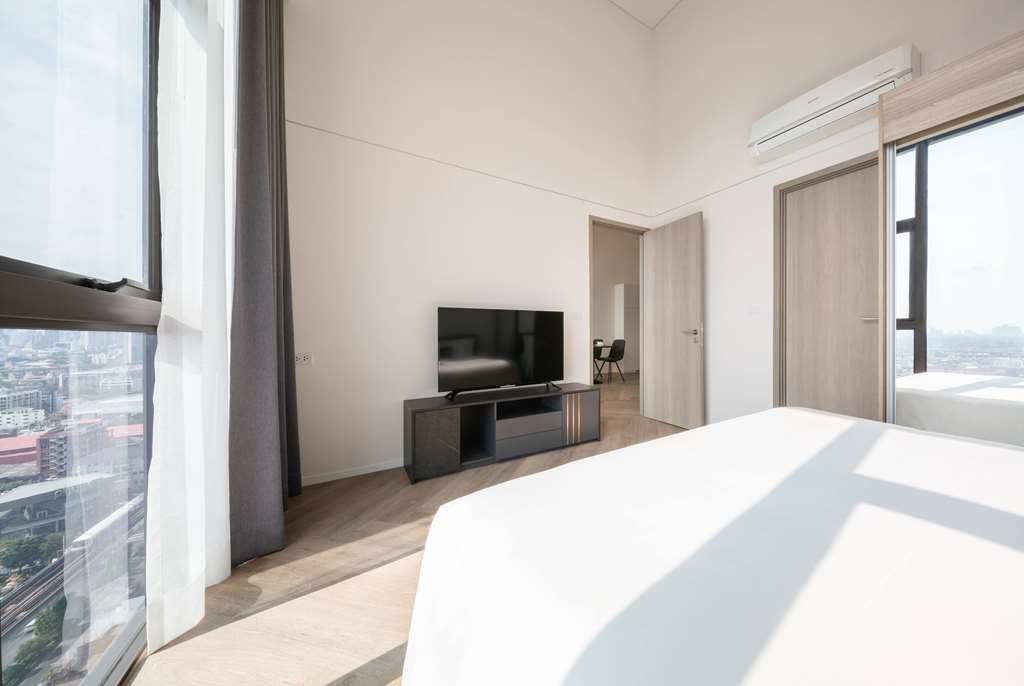 RAMADA BY WYNDHAM BANGKOK SUKHUMVIT-guestroom-Guest Room,On-Site.jpg