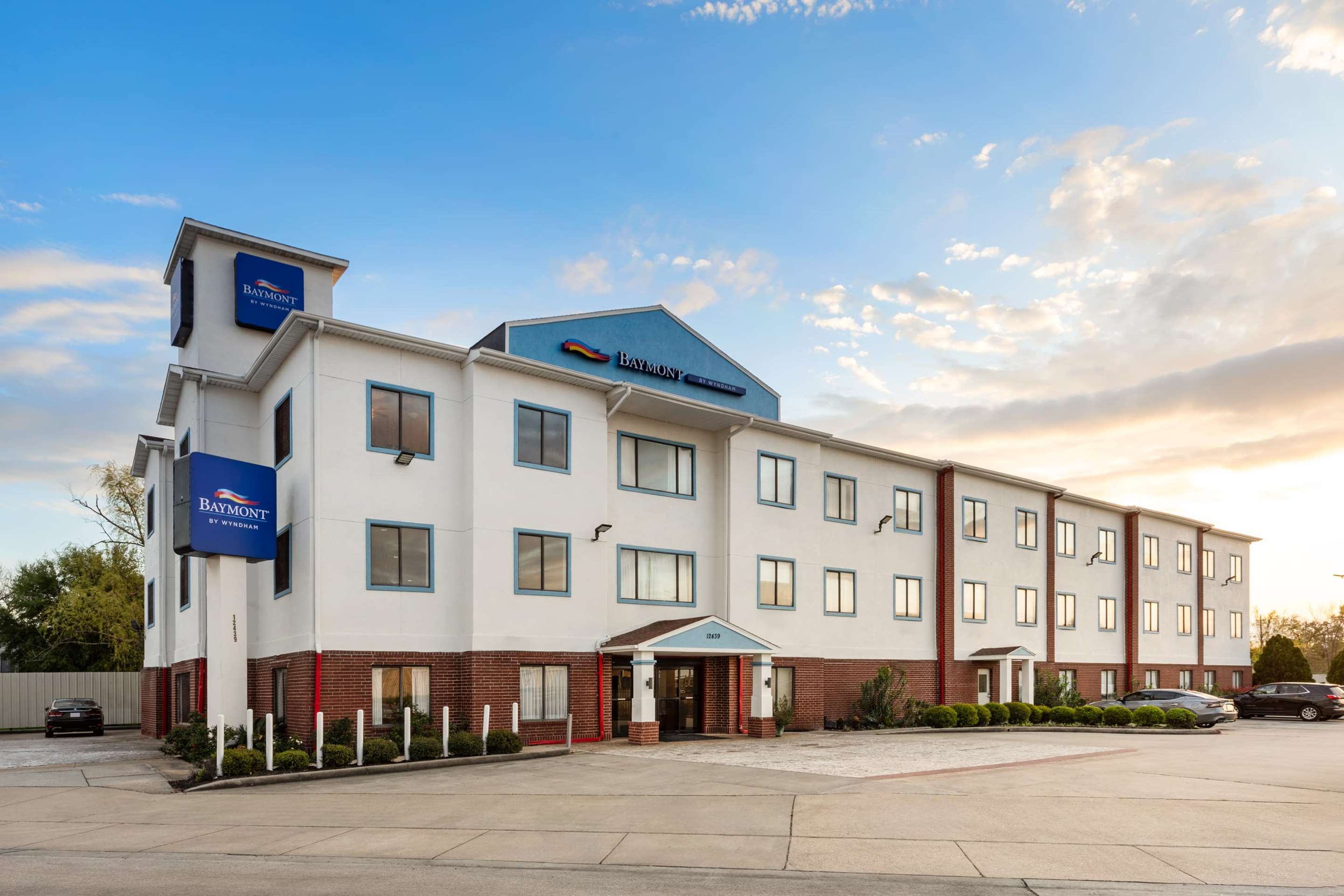 Exterior | Baymont by Wyndham Houston Brookhollow