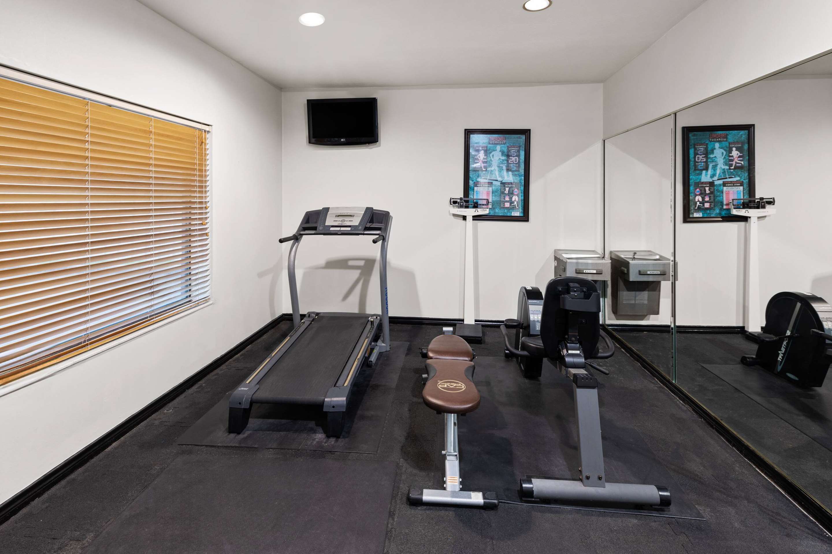 Health club fitness center gym | Baymont by Wyndham Houston Brookhollow