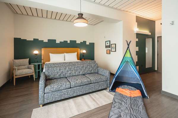 - Origin Hotel Central Austin - I-35, Exit 237 A&B
