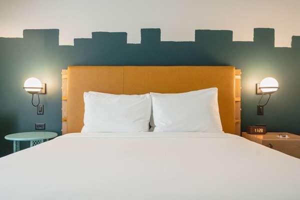  - Origin Hotel Central Austin - I-35, Exit 237 A&B