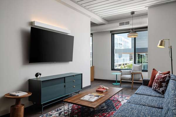  - Origin Hotel Central Austin - I-35, Exit 237 A&B