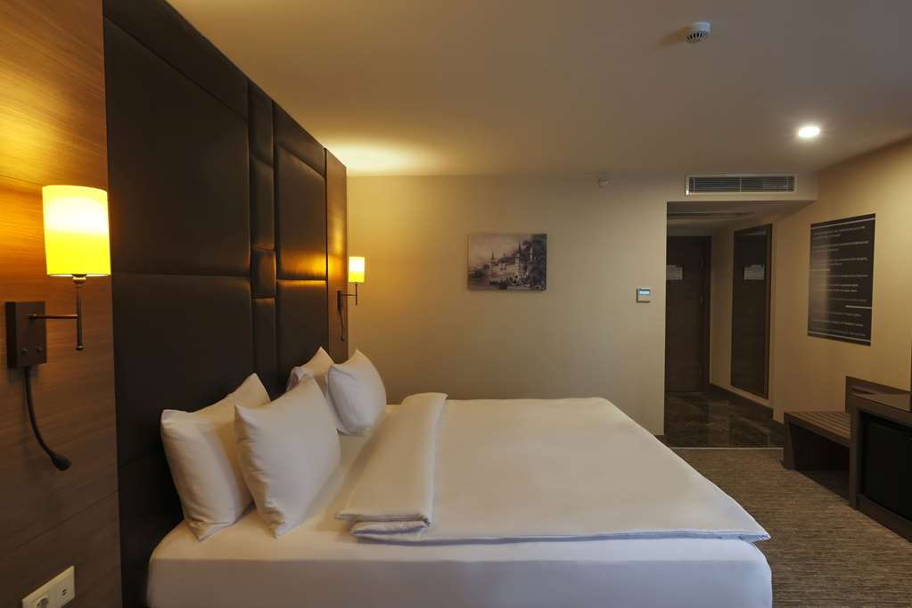 TRYP BY WYNDHAM ISTANBUL SISLI HOTE-guestroom-Guest Room,On-Site.jpg