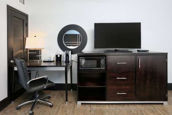  - La Quinta Inn & Suites Southwest Lubbock