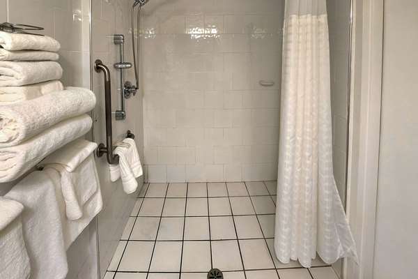  - Quality Inn & Suites Clearwater