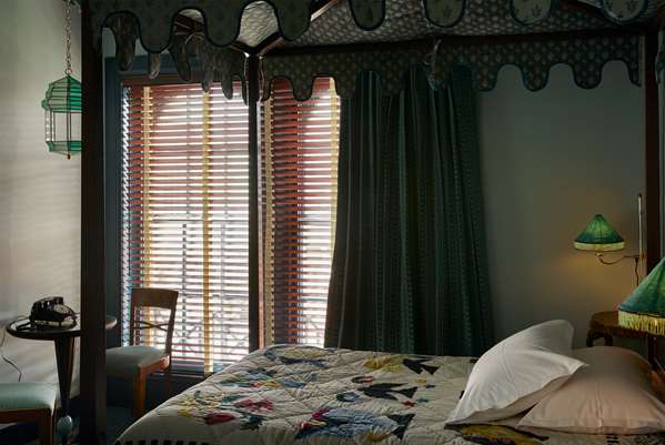  - Hotel Ulysses Mount Vernon Baltimore - I-83, Exit 3