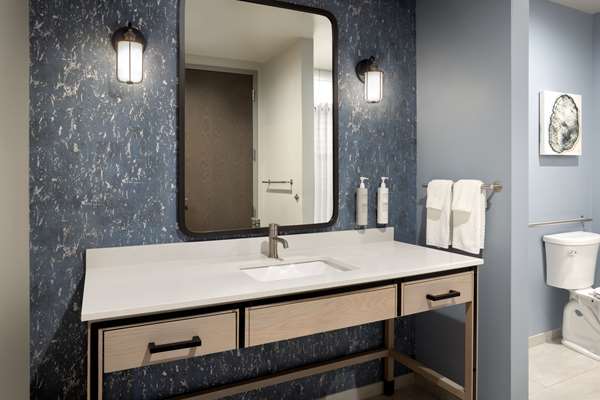  - Embassy Suites Bowling Green