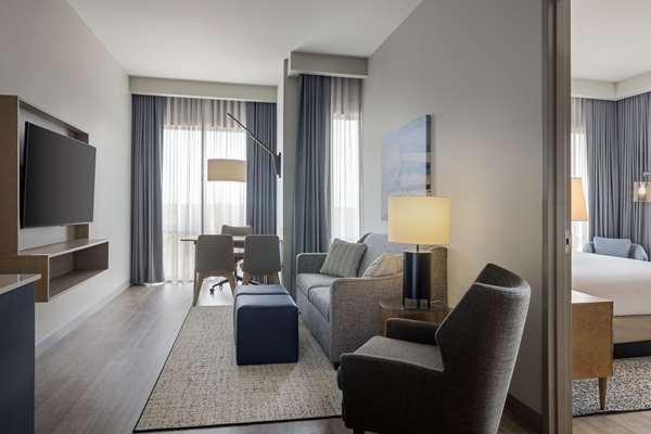  - Embassy Suites Bowling Green