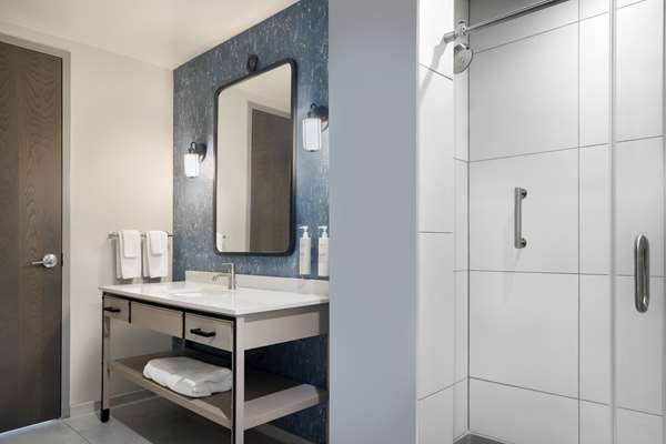  - Embassy Suites Bowling Green