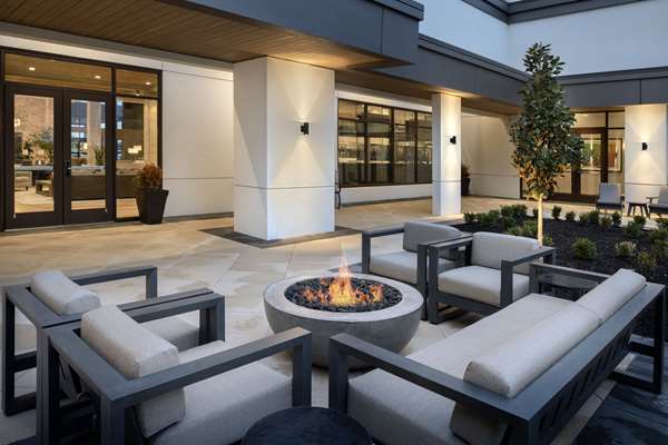 Exterior view - Embassy Suites Bowling Green