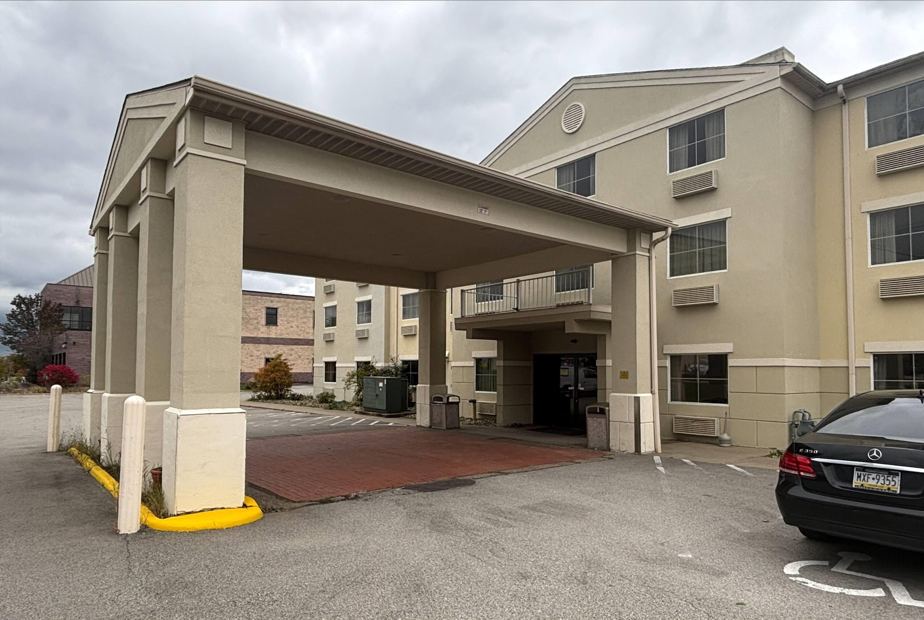 Exterior | Wingate by Wyndham Pittsburgh/West Mifflin