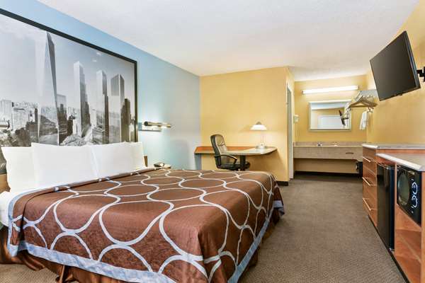  - Super 8 Motel Findlay - I-75, Exit 159