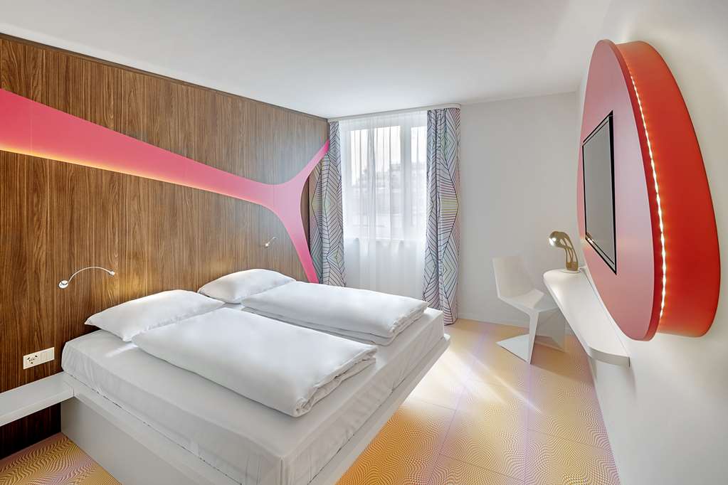 PRIZE BY RADISSON, VIENNA CITY-guestroom-Guest Room,On-Site,Property Amenity.jpg