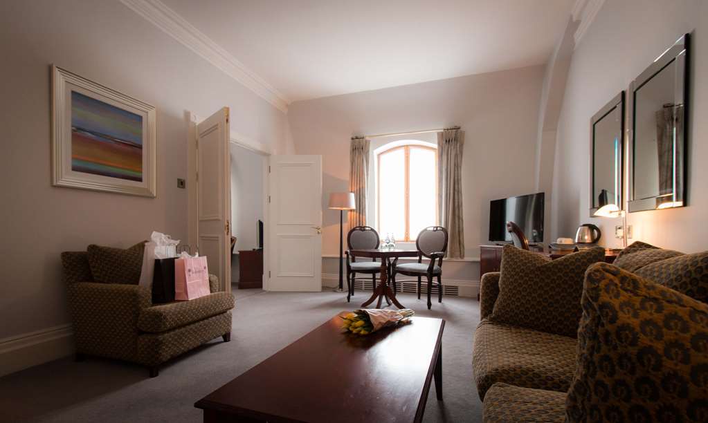 KILKENNY HIBERNIAN HOTEL-guestroom-Guest Room,Suite,On-Site.jpg