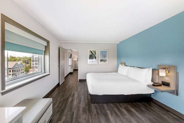 Suite - Harborview Hotel Port Washington