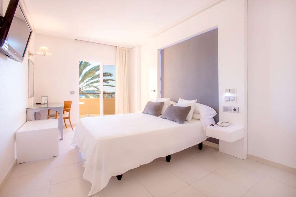 Ramada Resort by Wyndham Puerto de Mazarron - Tap to explore photos