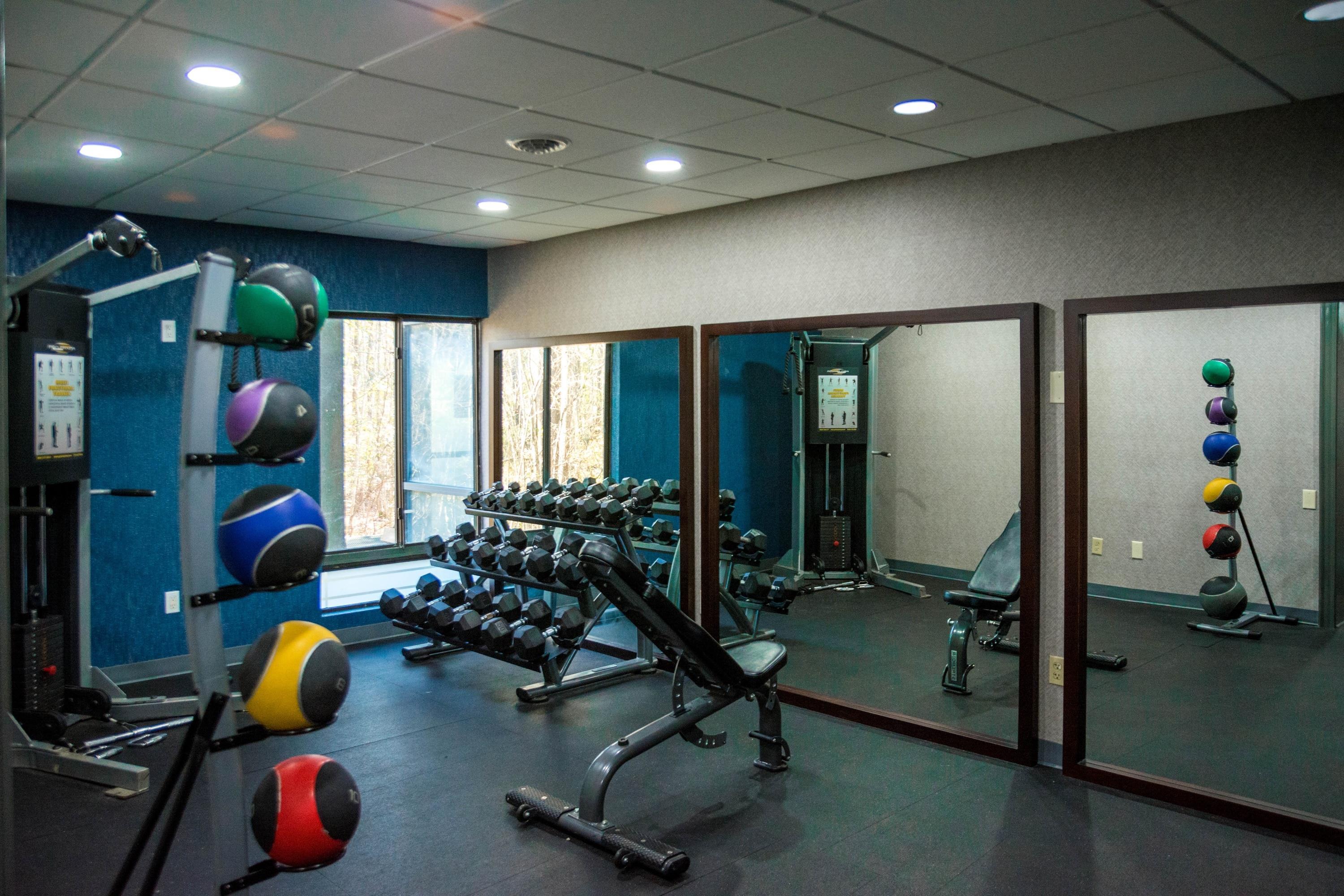 Health club fitness center gym | La Quinta Inn & Suites by Wyndham Fayetteville I-95