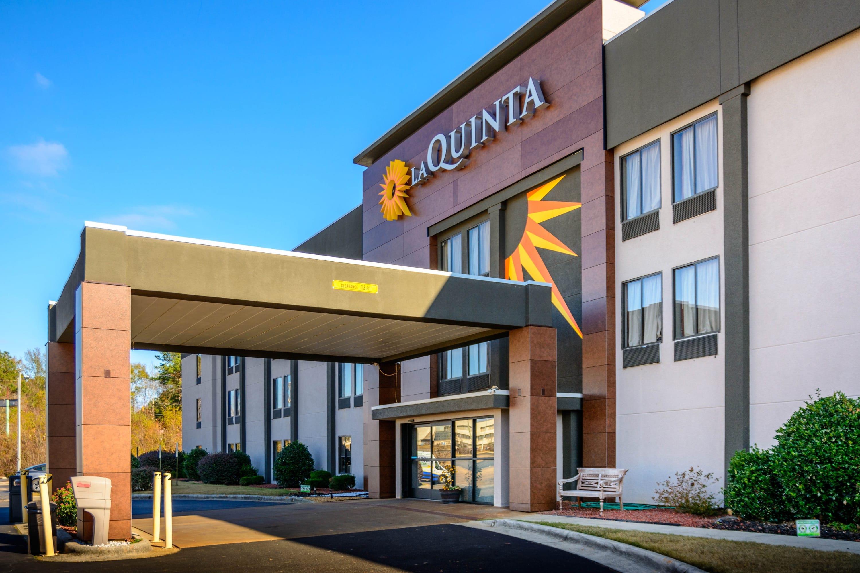 Exterior | La Quinta Inn & Suites by Wyndham Fayetteville I-95