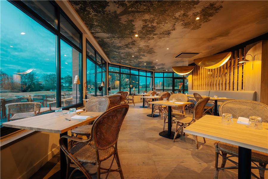 Dining,Dining Area,Restaurant,On-Site