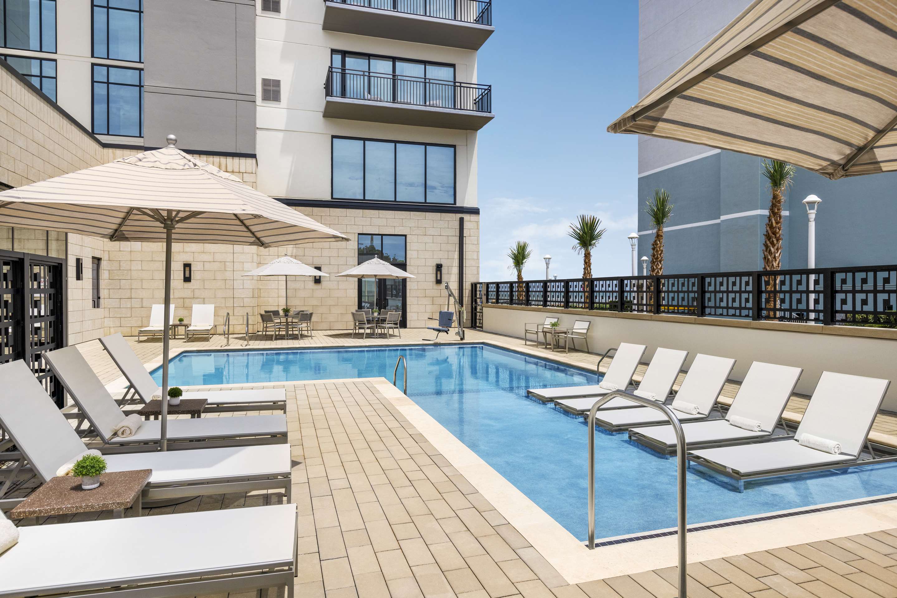 Pool | Marriott Virginia Beach Oceanfront Resort