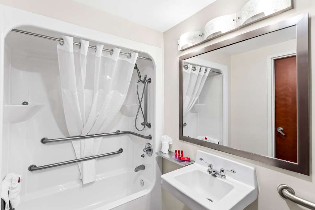 SureStay by Best Western Grayson-guestroom-Guest Room,Bathroom,On-Site.jpg