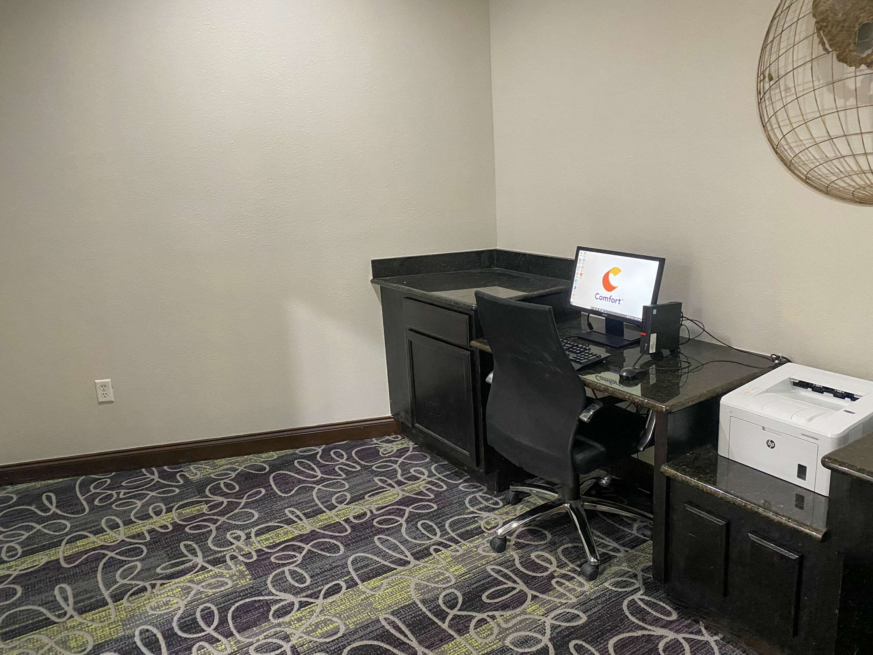 Business center | Hickory Inn