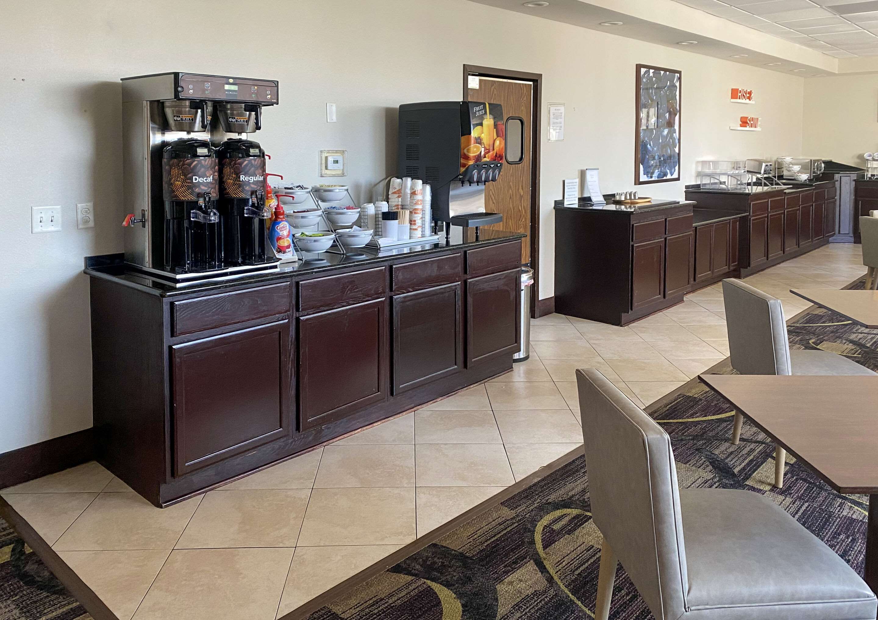 Breakfast area | Hickory Inn
