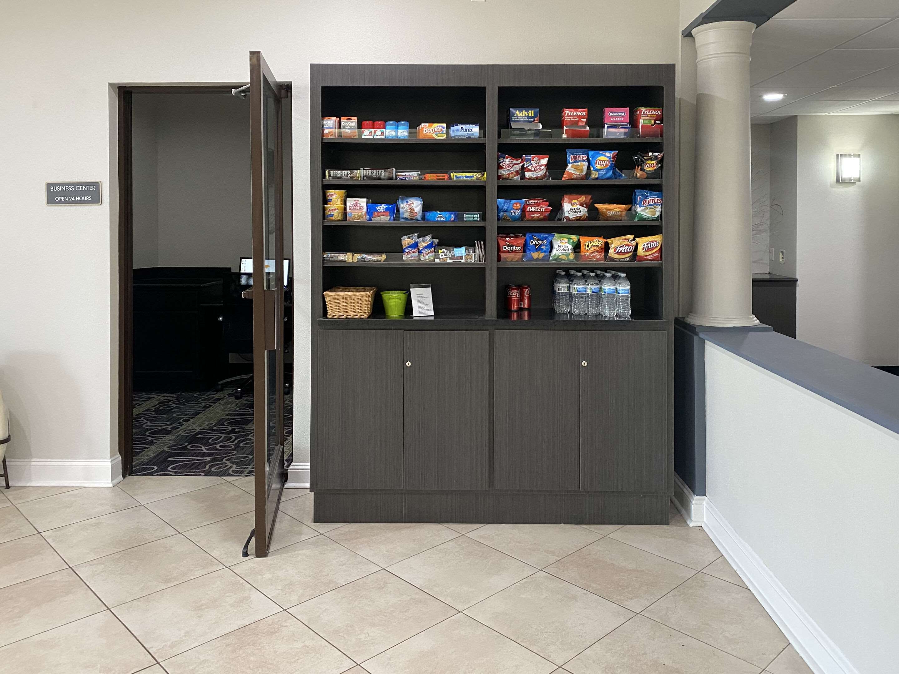 Hotel marketplace | Hickory Inn