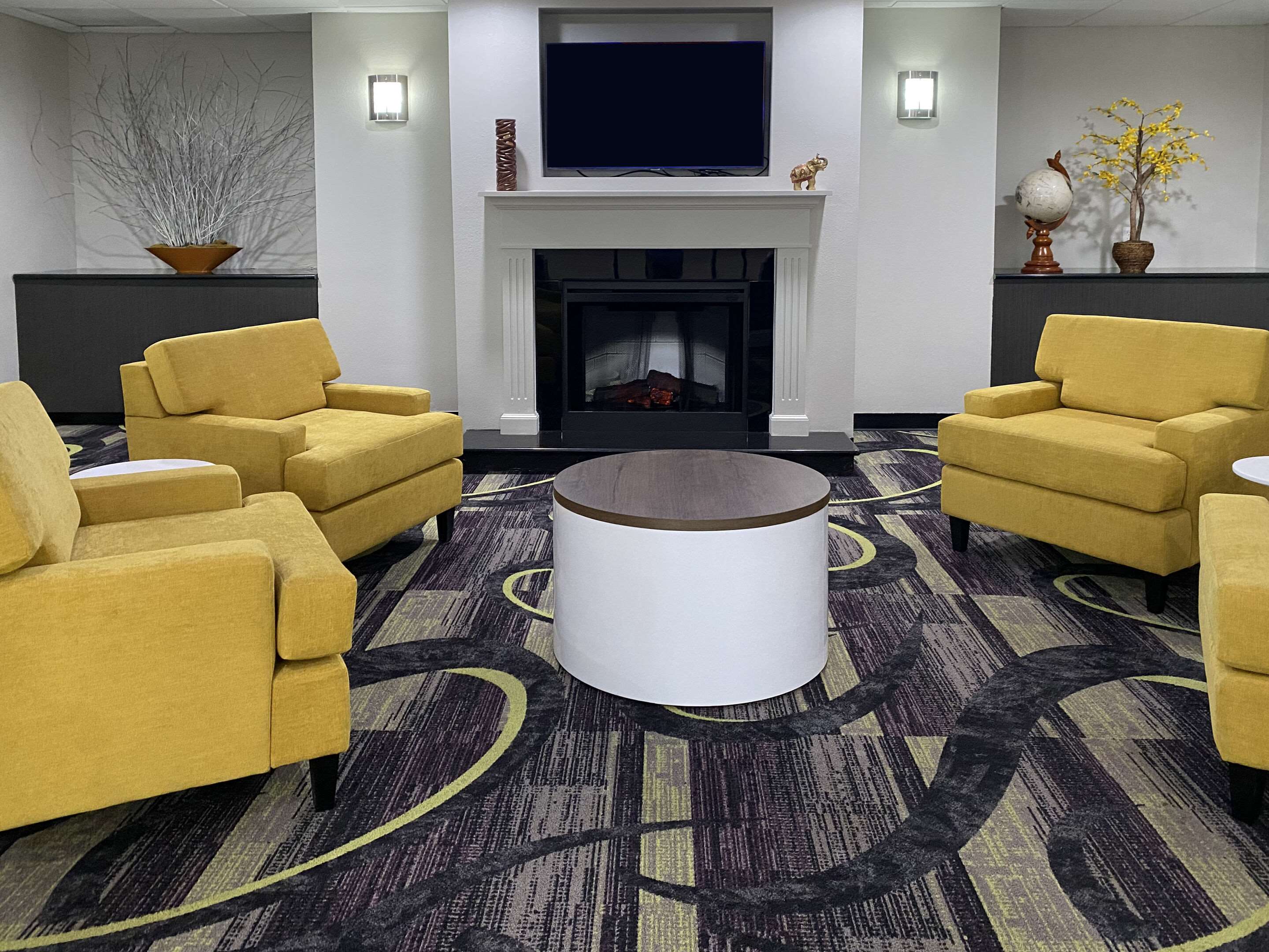 Hotel lobby | Hickory Inn
