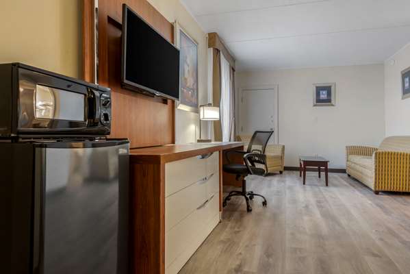 Suite - Quality Inn New Hartford