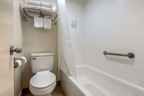  - Quality Inn New Hartford