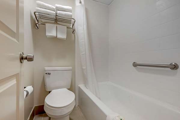  - Quality Inn New Hartford